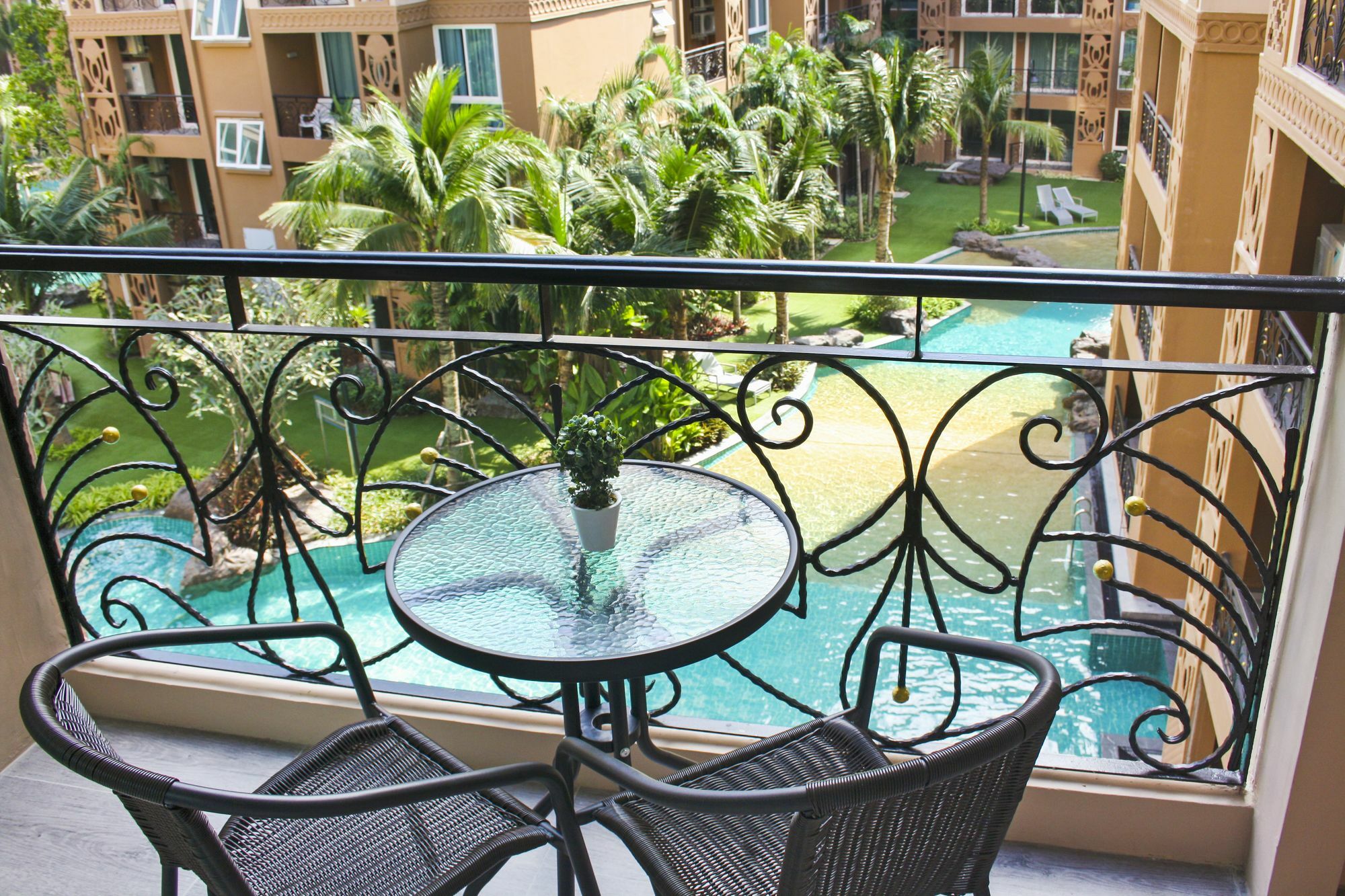Atlantis Condo Resort Jomtien Beach Buitenkant foto